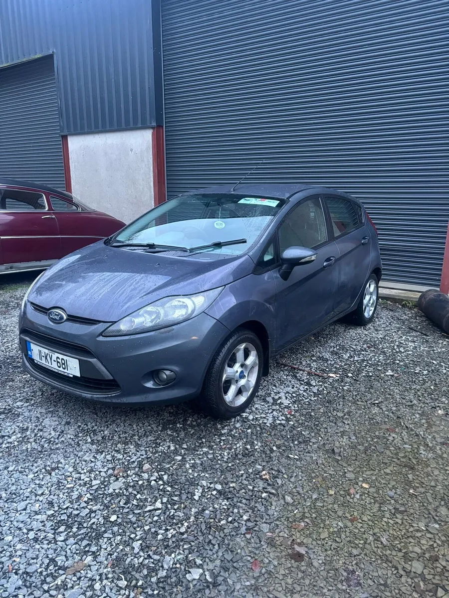 2011 Ford fiesta - Image 3