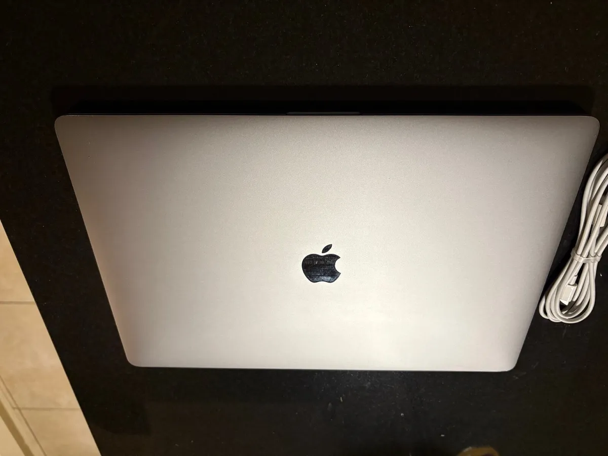 As New 16" Apple MacBook Pro Tahoe 512GB SSD, 16g - Image 3