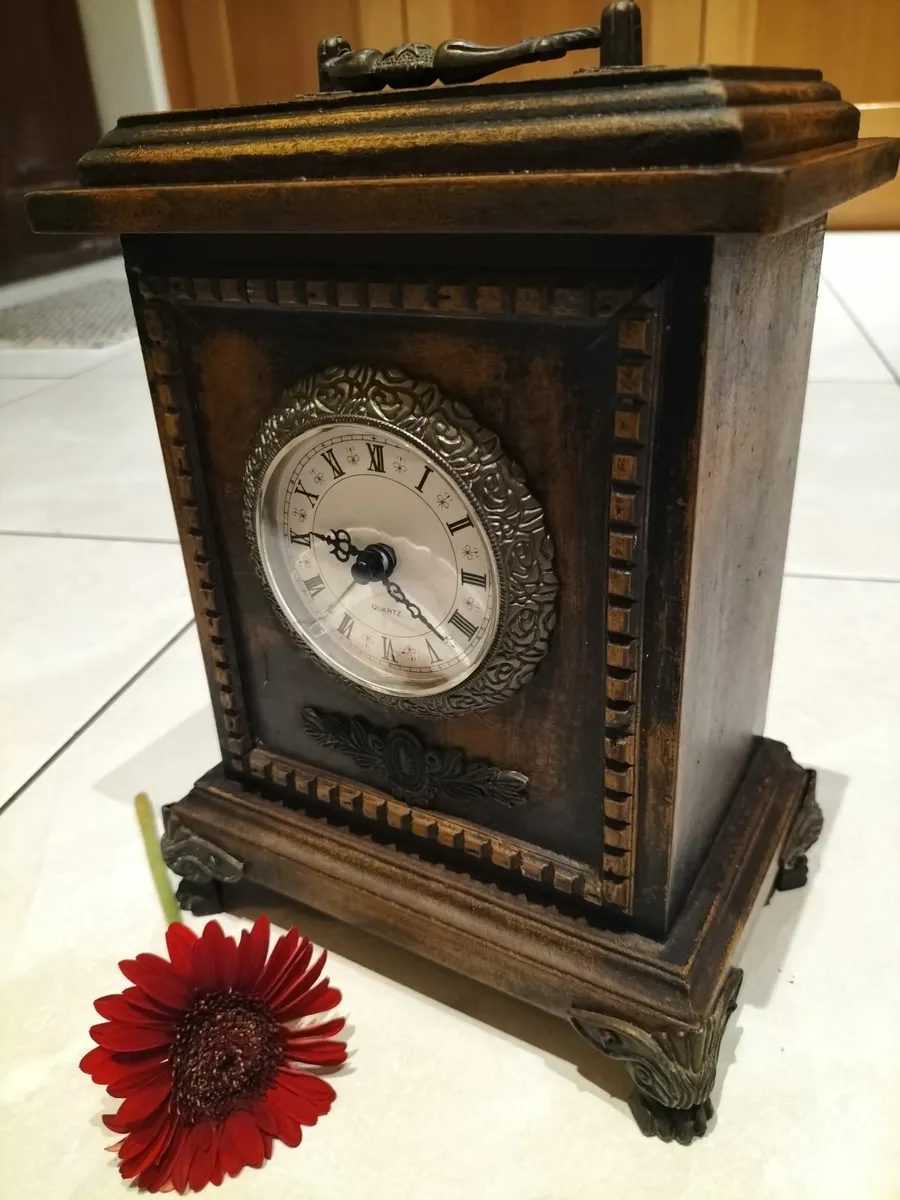 Quartz Mantal Clock - Image 1