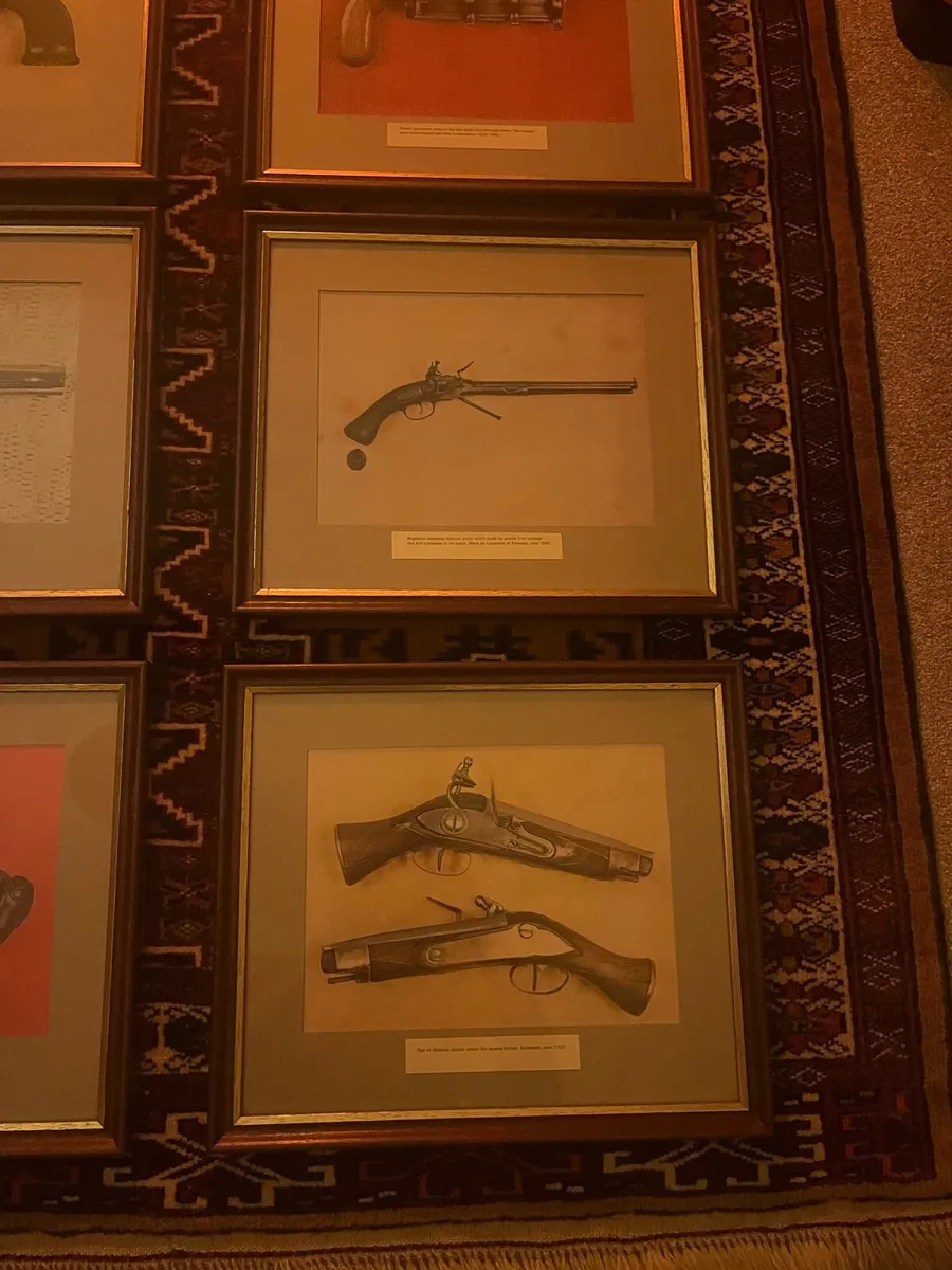 8 Vintage Framed Rare Flintlock Pistol Prints - Image 3