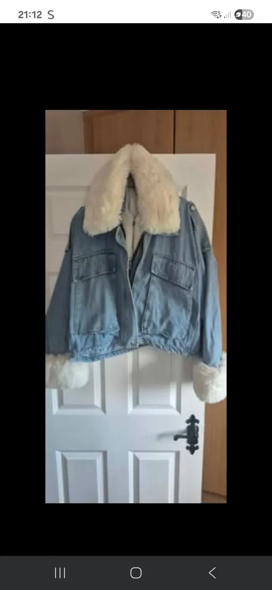 Beautiful denium jacket with removable fur - Image 2