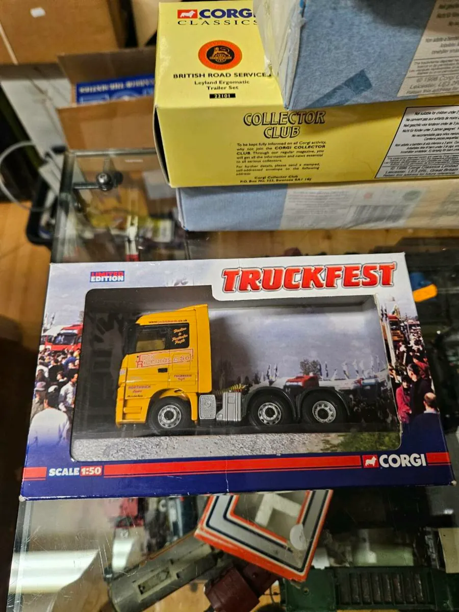 Corgi Mercedes Tractor Unit 1.50 - Image 1