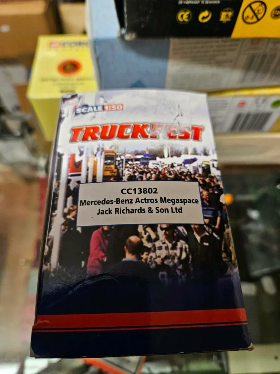 Corgi Mercedes Tractor Unit 1.50 - Image 2