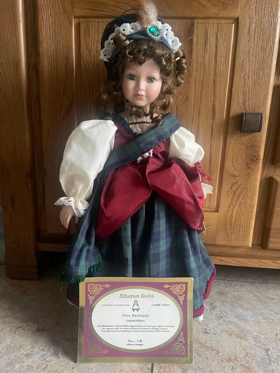 Porcelain dolls - Image 1