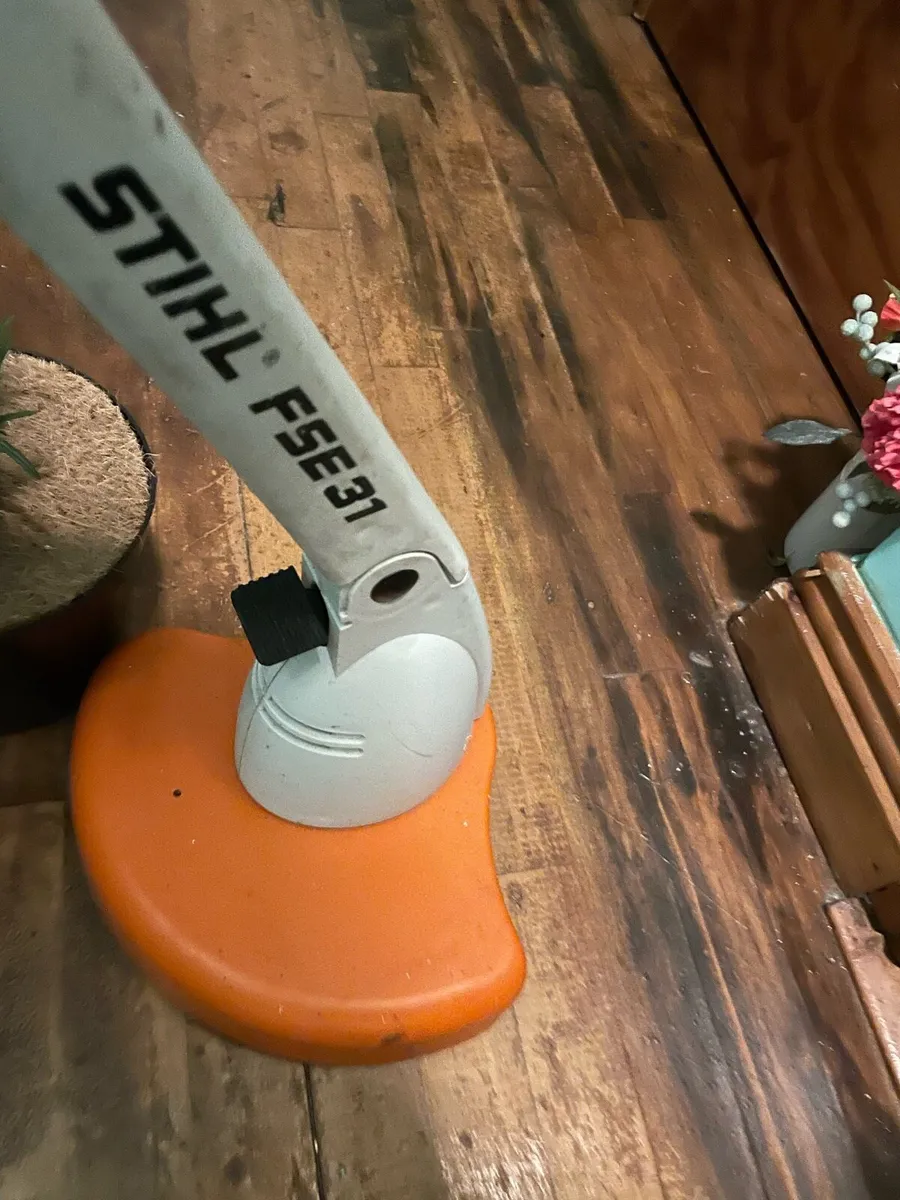 Stihl electric strimmer - Image 2