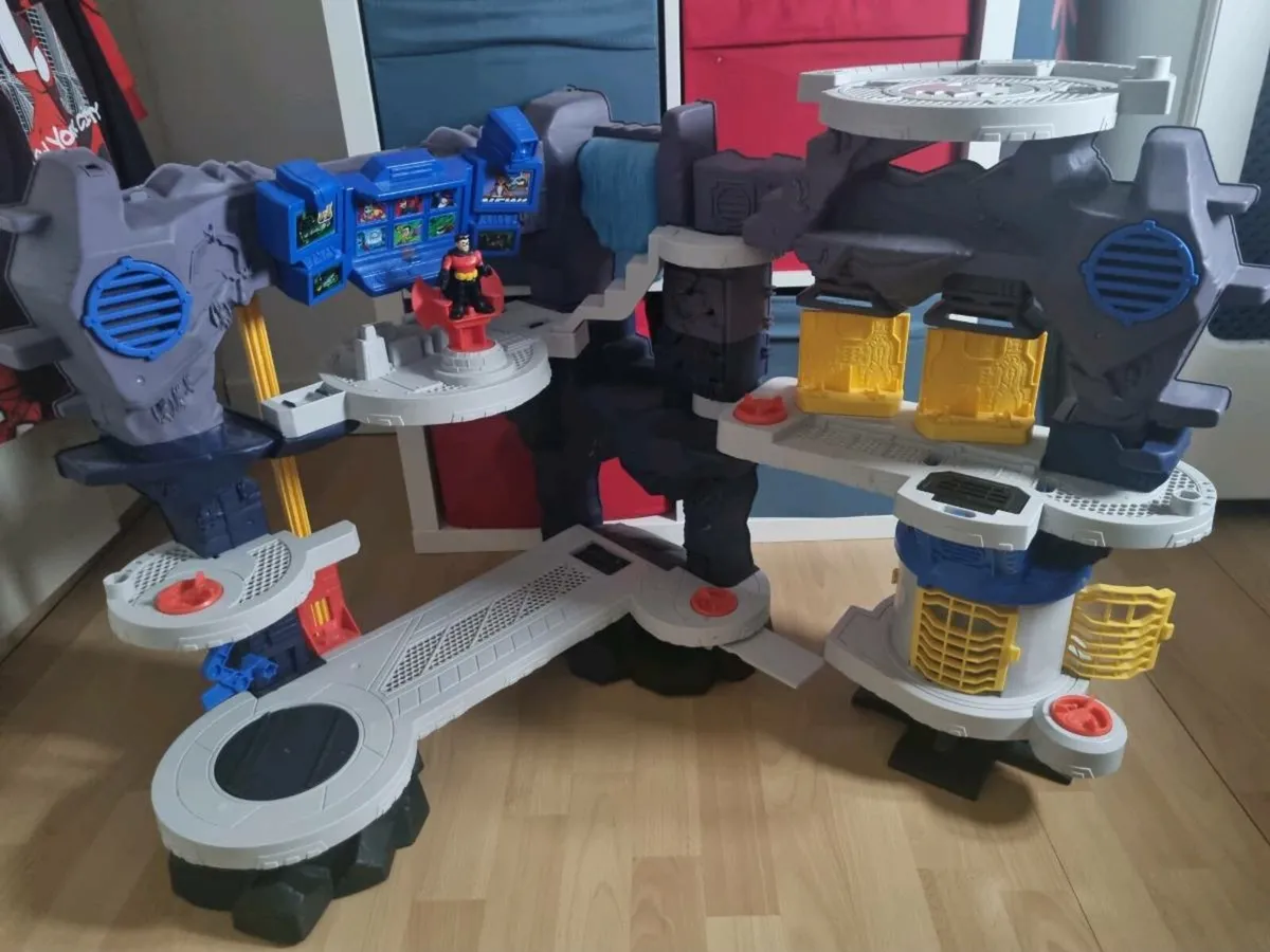 Batman cave - Image 1