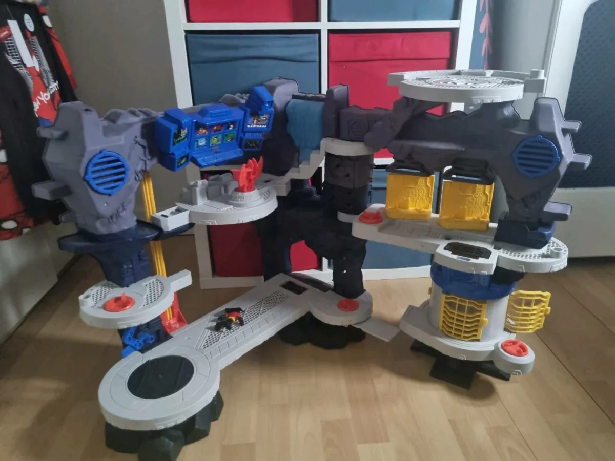 Batman cave - Image 2