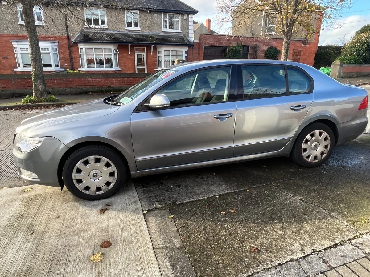 Skoda Superb 2010 - Image 2