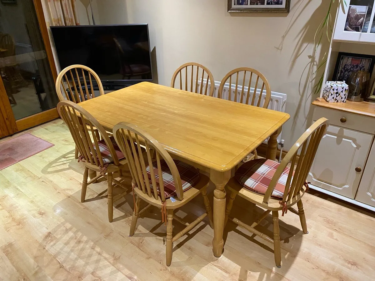 Dining Room Table & Chairs - Image 1