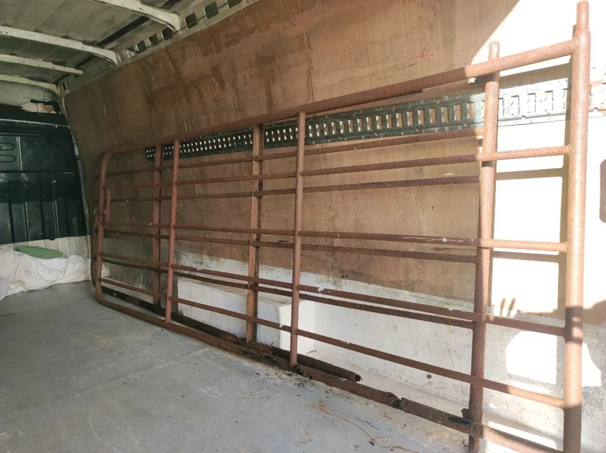 Farm yard gates - Image 1