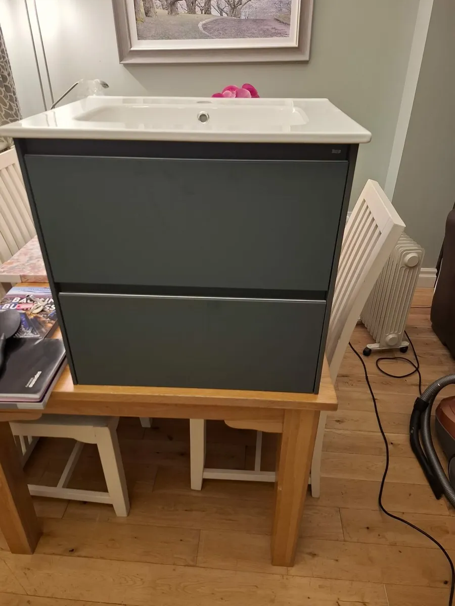 Ex display Roca wall hung unit - Image 2