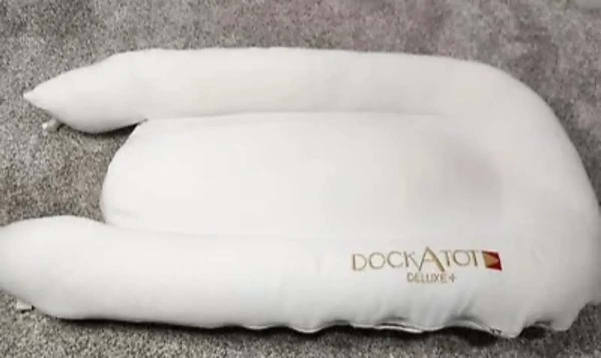 Dockatot Dock Delux Peestige white baby nest - Image 4