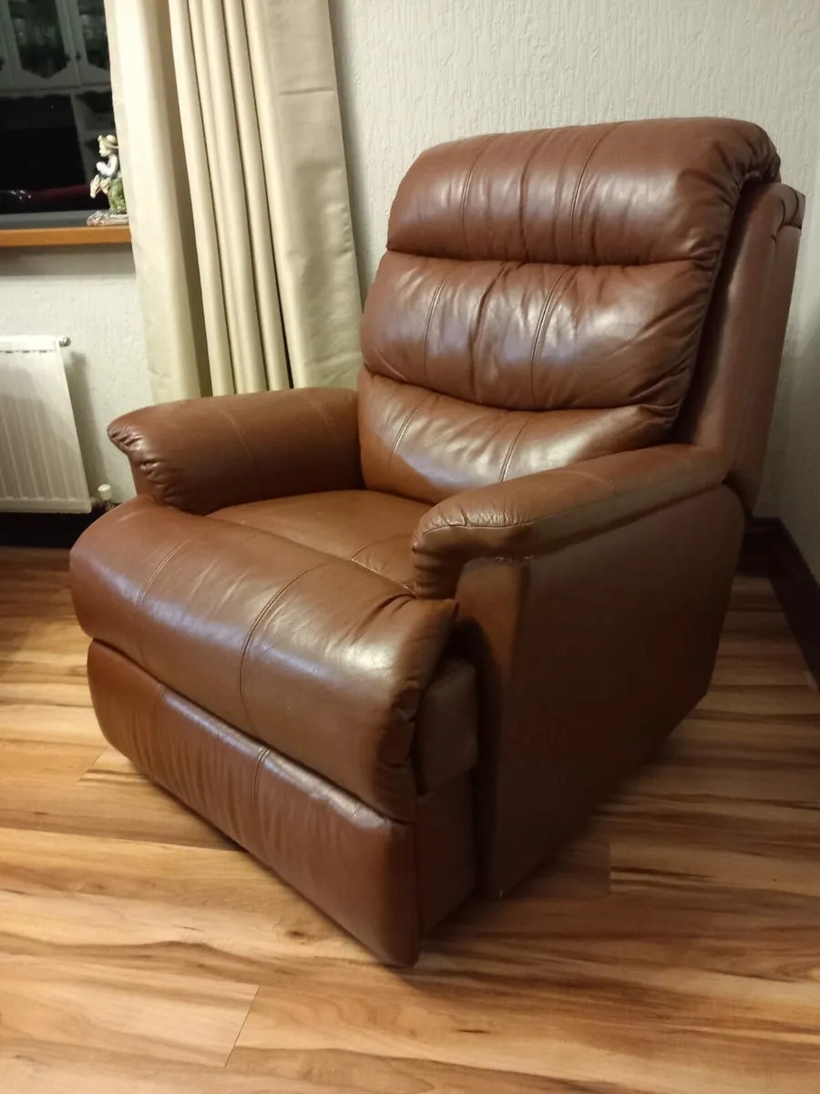 Brown recliner chair - Image 3
