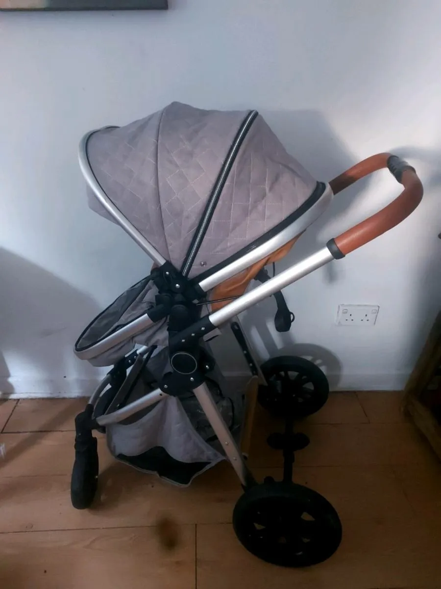 2 in 1 pram buggy - Image 1