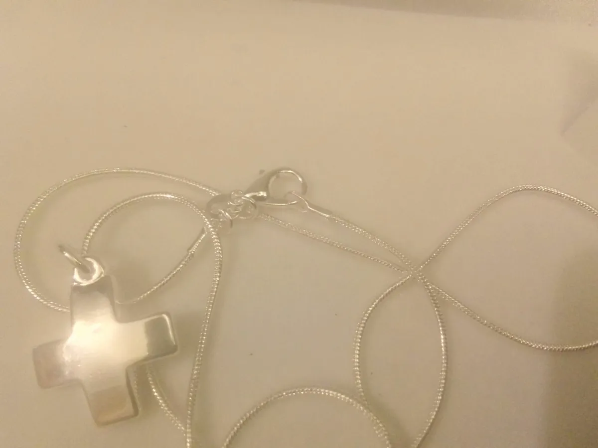 Sterling silver high shine chunky cross new 18INCH - Image 2