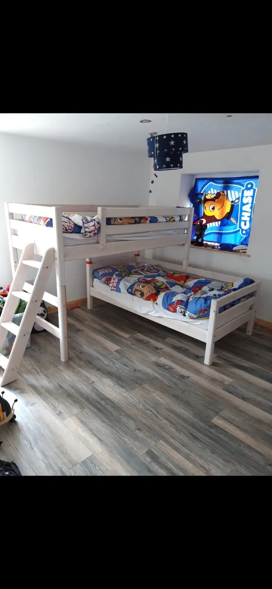 Bunk beds - Image 1