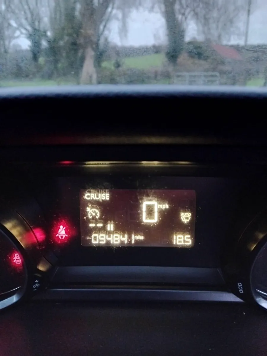 Peugeot 308 2018 - Image 2