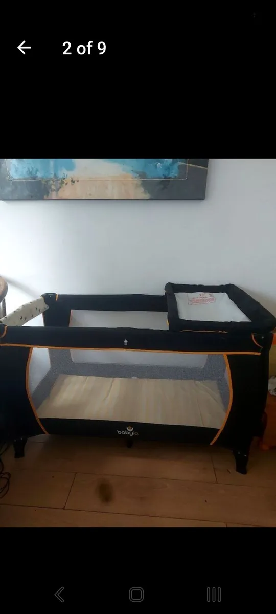 Babylo travel cot with changer - Image 1