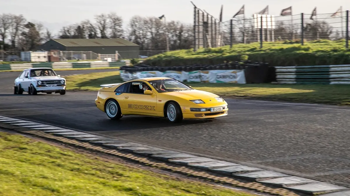 1990 Nissan Fairlady 300ZX Manual - Image 2