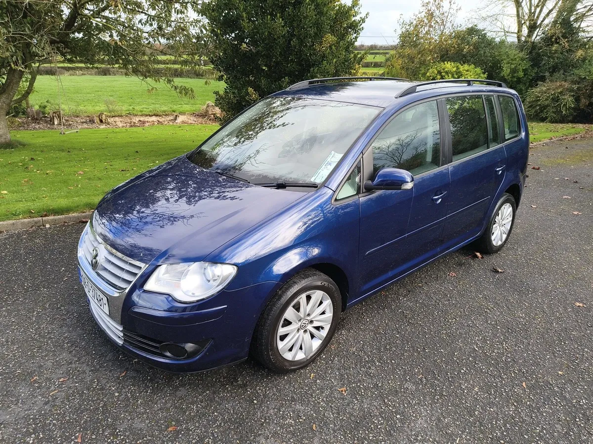 Volkswagen touran - Image 1