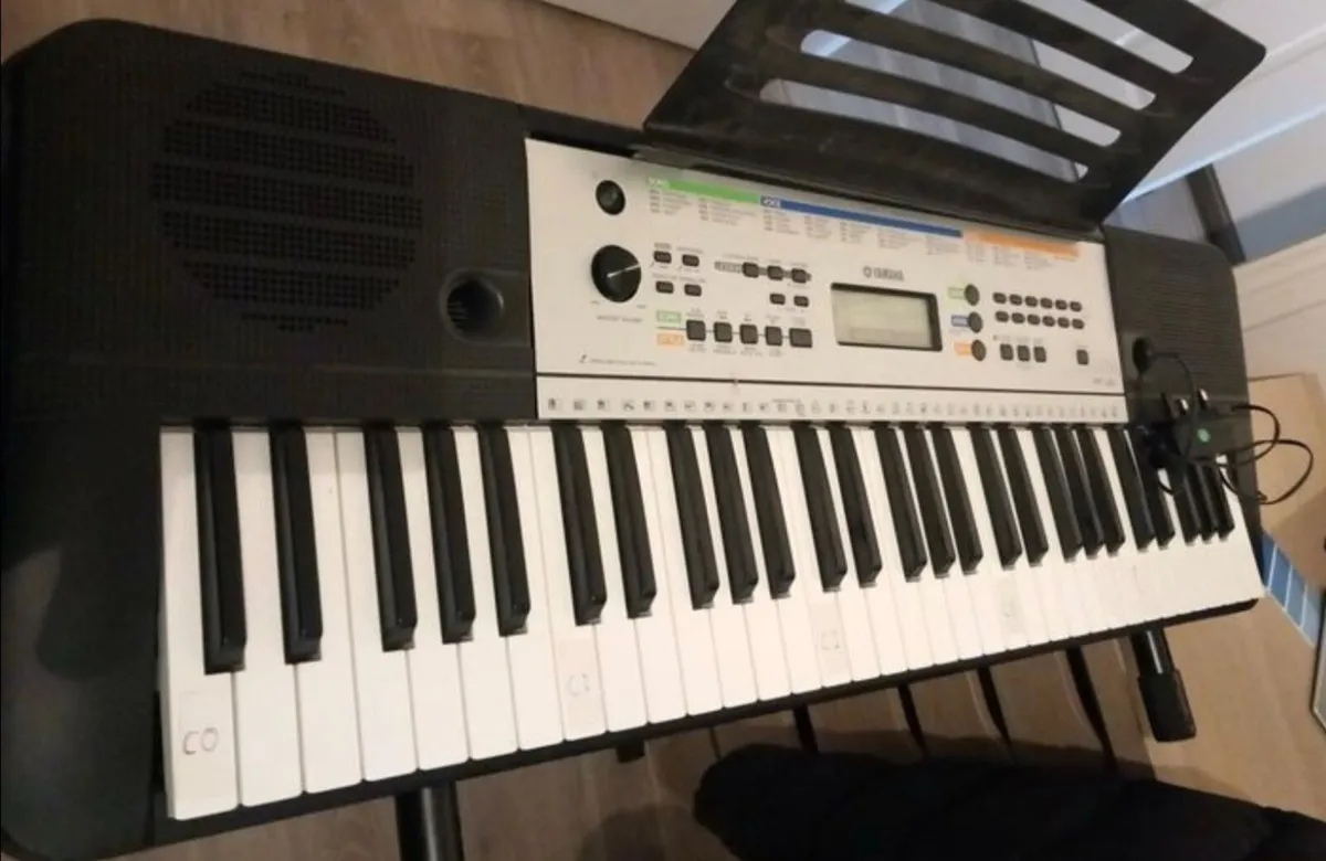 Yamaha Piano Keyboard with stand - Image 2