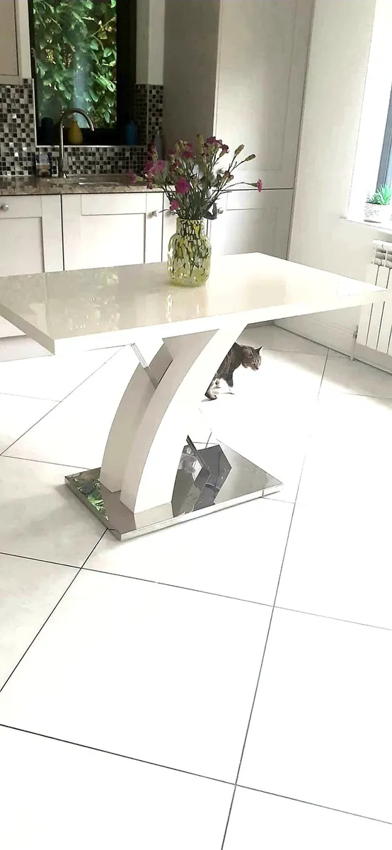 White High Gloss Dining Table - Image 1