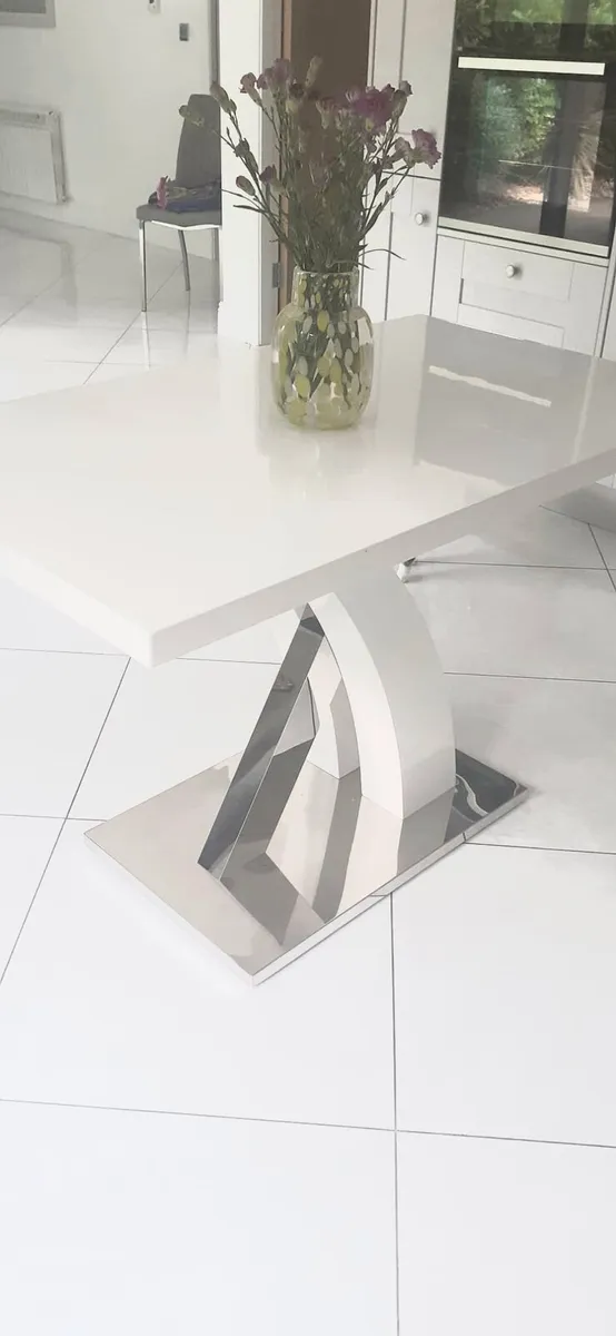 White High Gloss Dining Table - Image 3