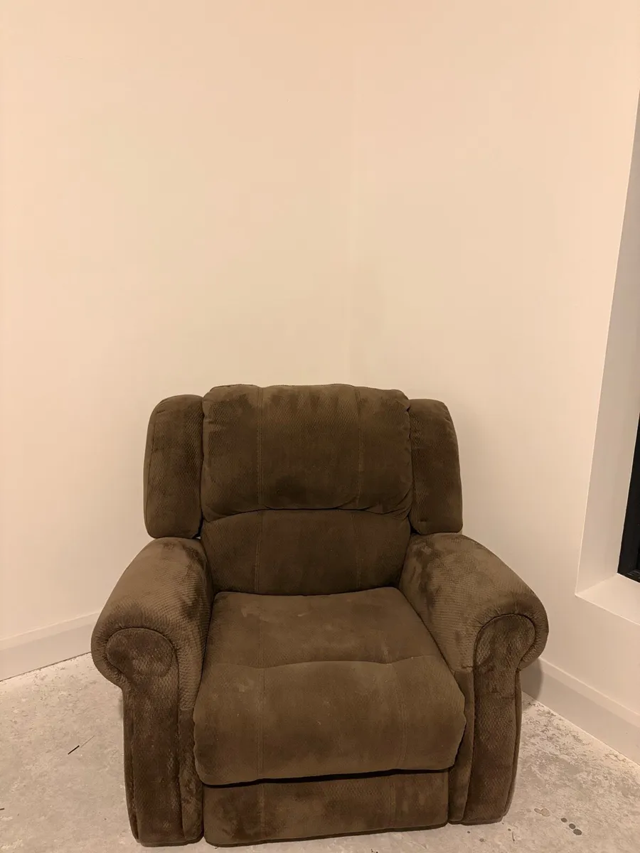 Couch and Two Armchairs - Image 2