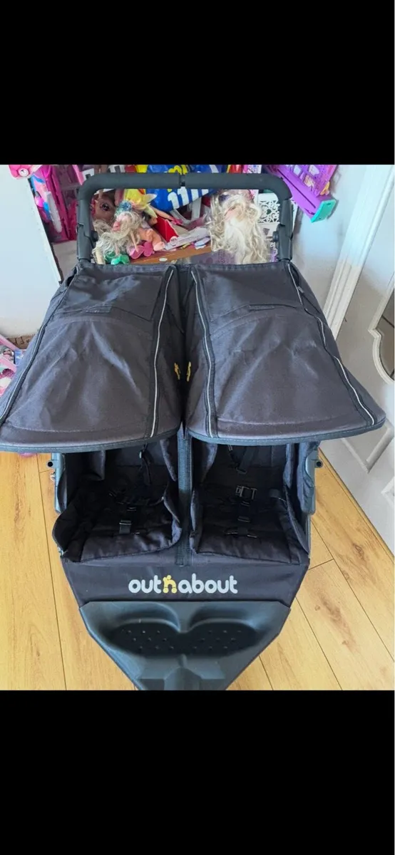 Out n about - Image 2