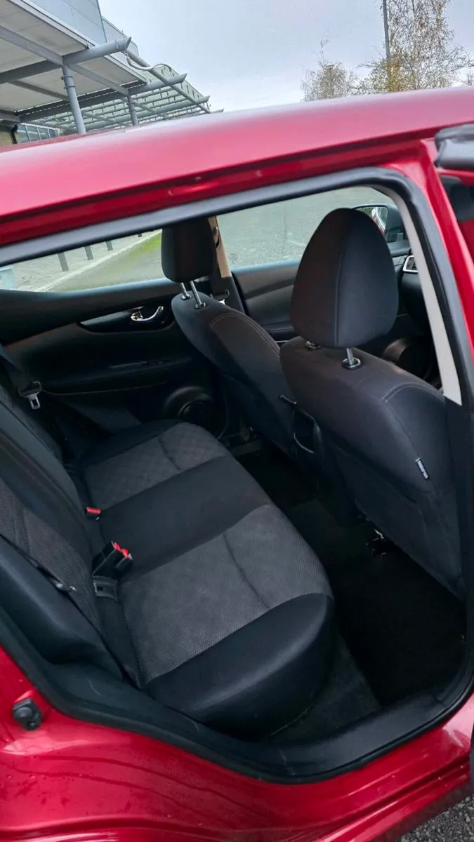 2015 Nissan Qashqai 1.6 diesel AUTOMATIC - Image 3