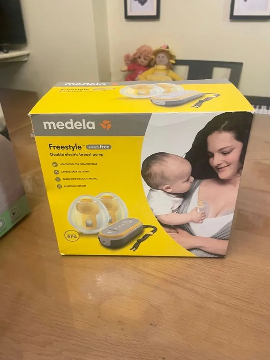 Medela Freestyle Hands-Free Double Electric Breast Pump - Image 4