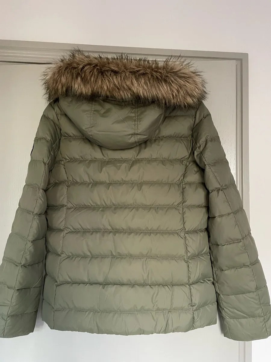 New Tommy Hilfiger jacket for sale - Image 2