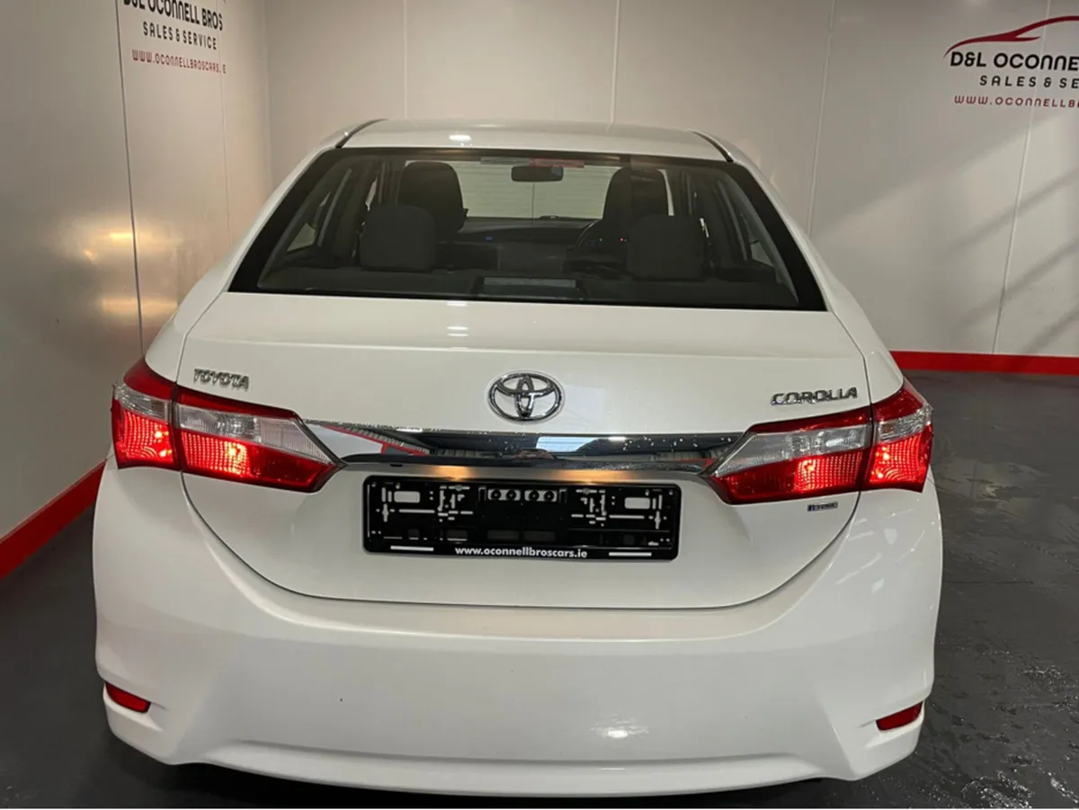 Toyota Corolla 1.4 D-4D LUNA 4DR - Image 2