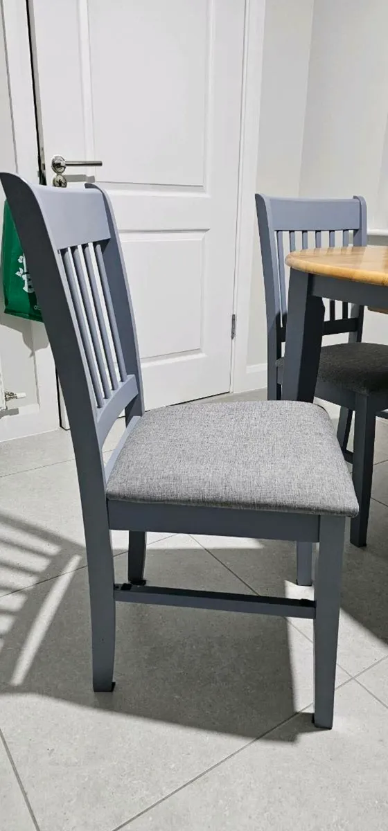 Dinner set - Table and chairs - Image 3