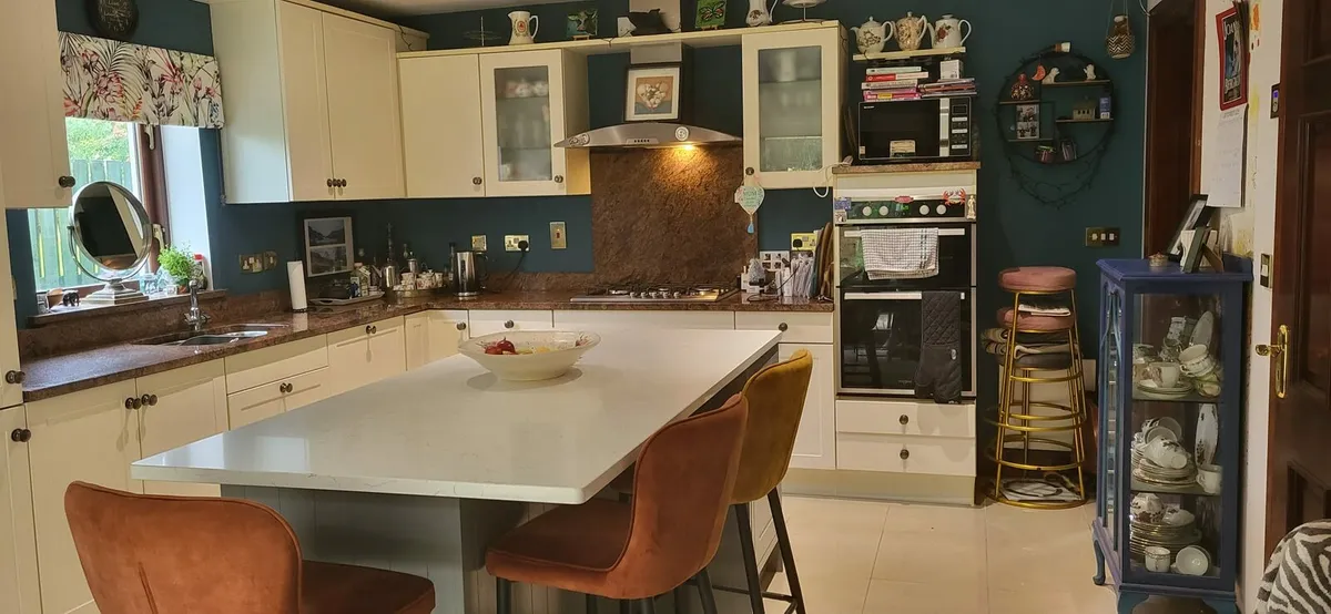 House for sale - Image 3