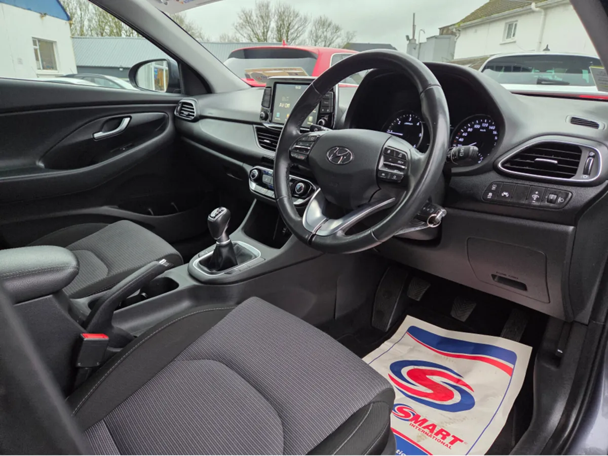 Hyundai i30 I 30 DIESEL DELUXE 1.6 5DR - Image 4