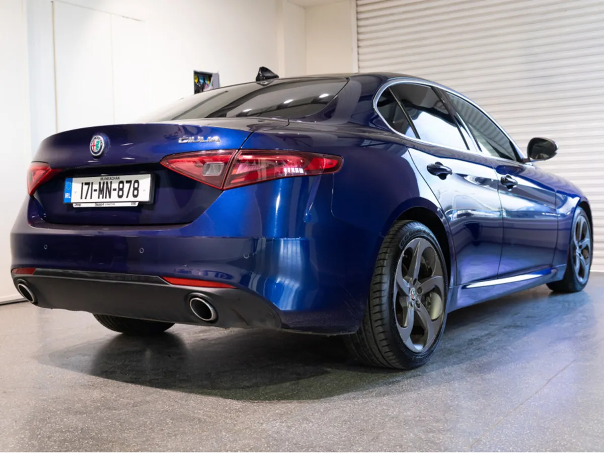Alfa Romeo Giulia 2.2JTD 180HP SUPER SPORT 4DR A - Image 4