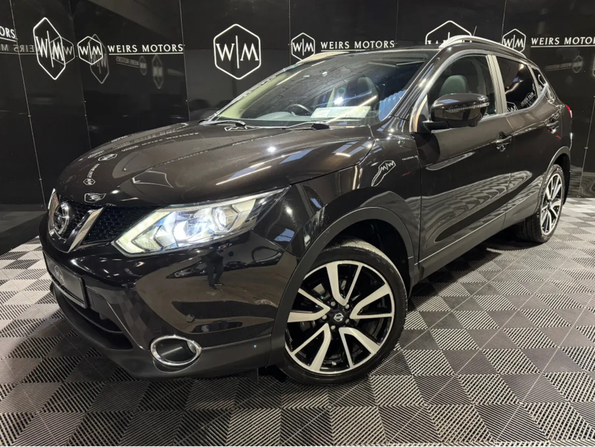 Nissan Qashqai 1.5 DSL SVE+GLASS ROOF E6 4DR - Image 1