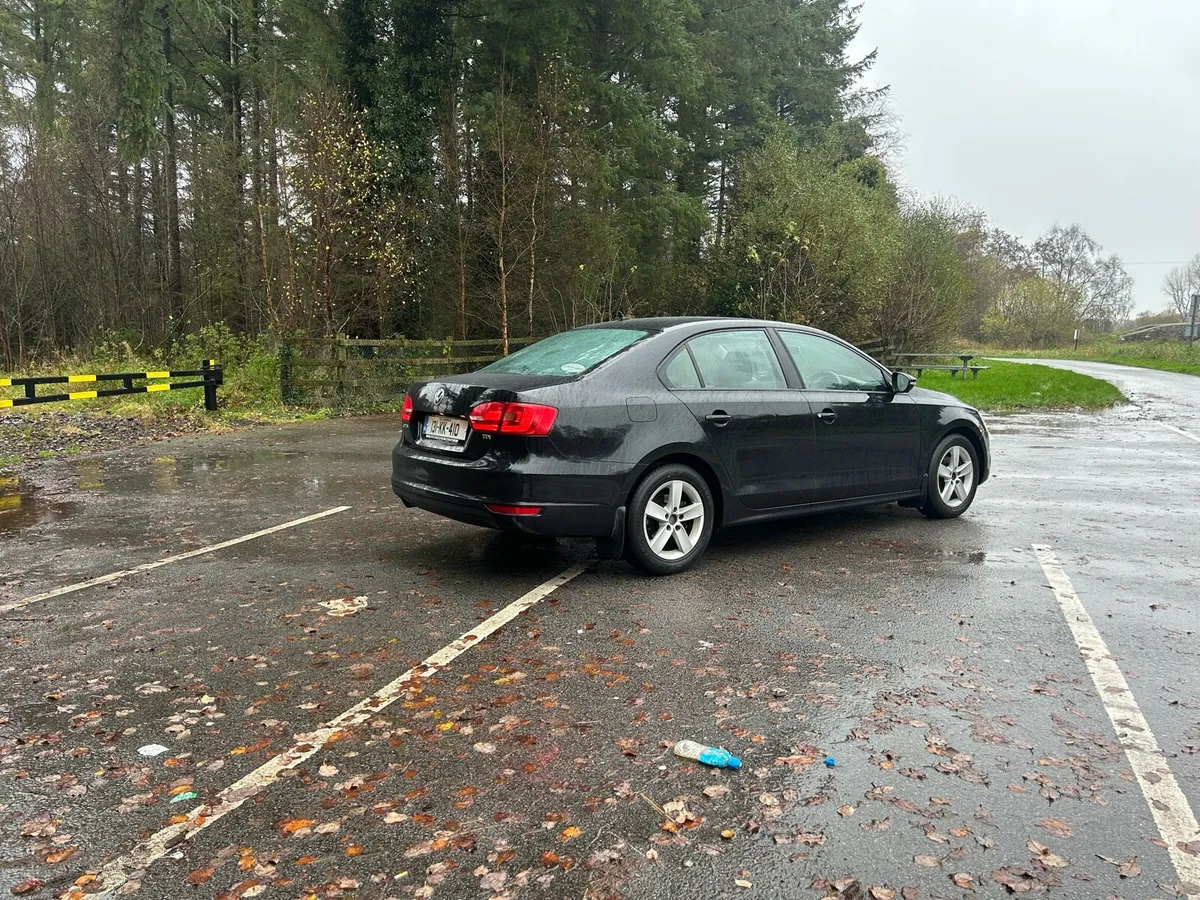2013 Vw jetta 1.6tdi Bluemotion €4500€ - Image 2