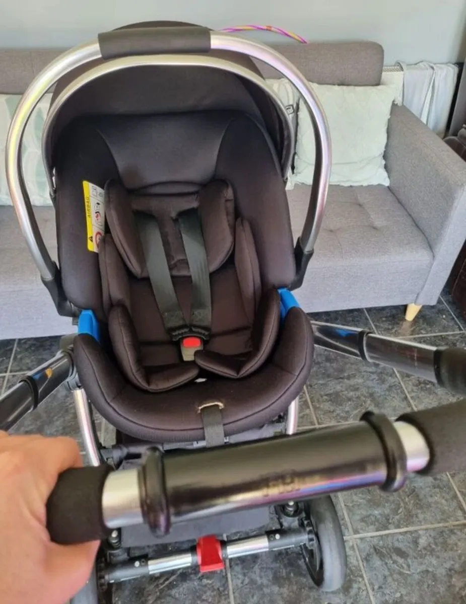 Mothercare Journey Travel System - Image 2