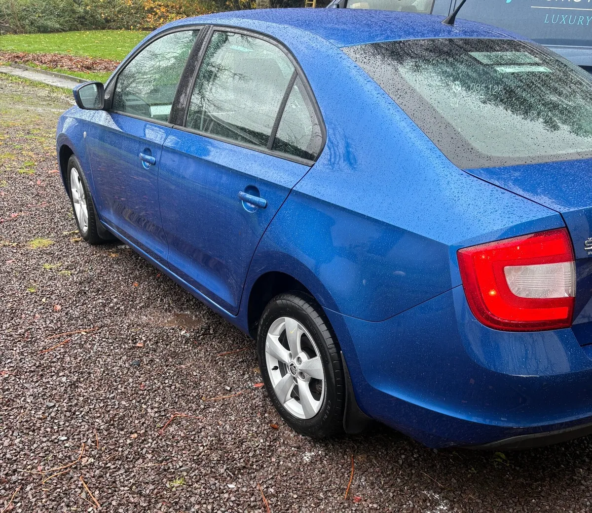 Skoda Rapid 2014 - Image 2
