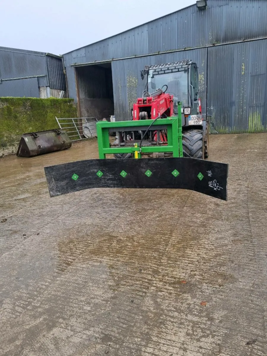 Yard scraper - Image 1