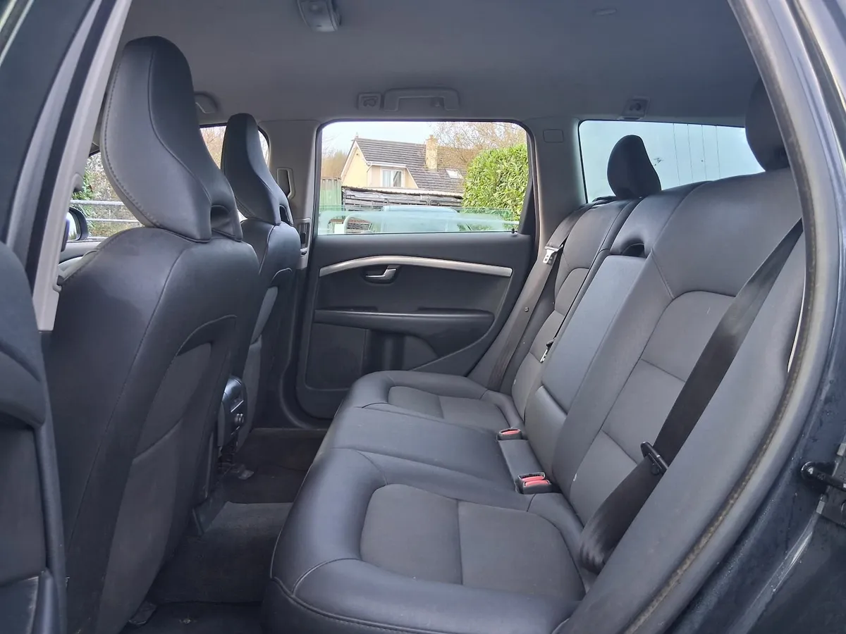 Volvo V70 2010, nct 05/26, excellent to drive - Image 3