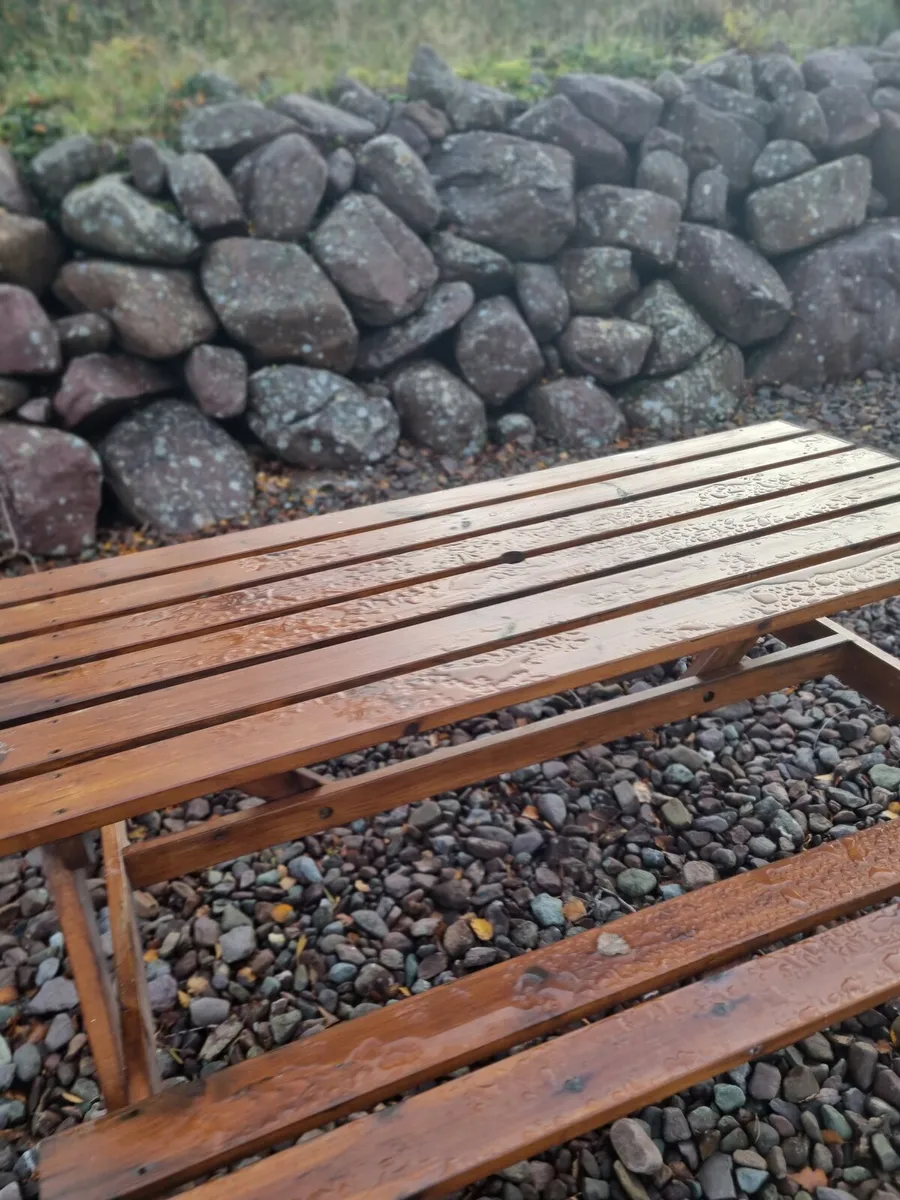 Picnic table - Image 1