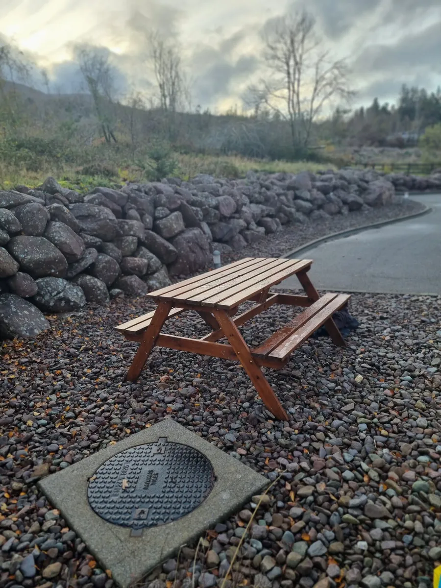 Picnic table - Image 2