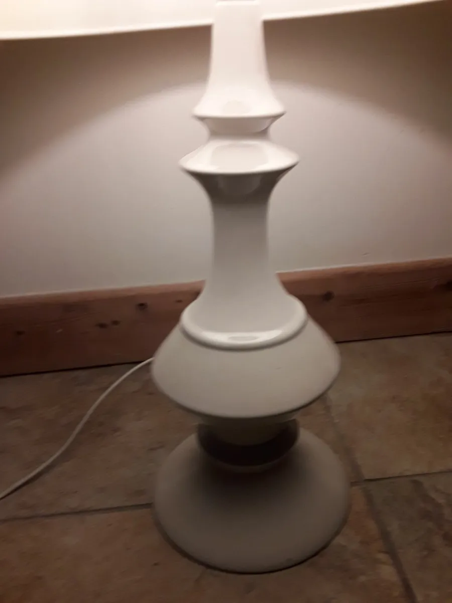 Lovely vintage porcelain table lamp - Image 2