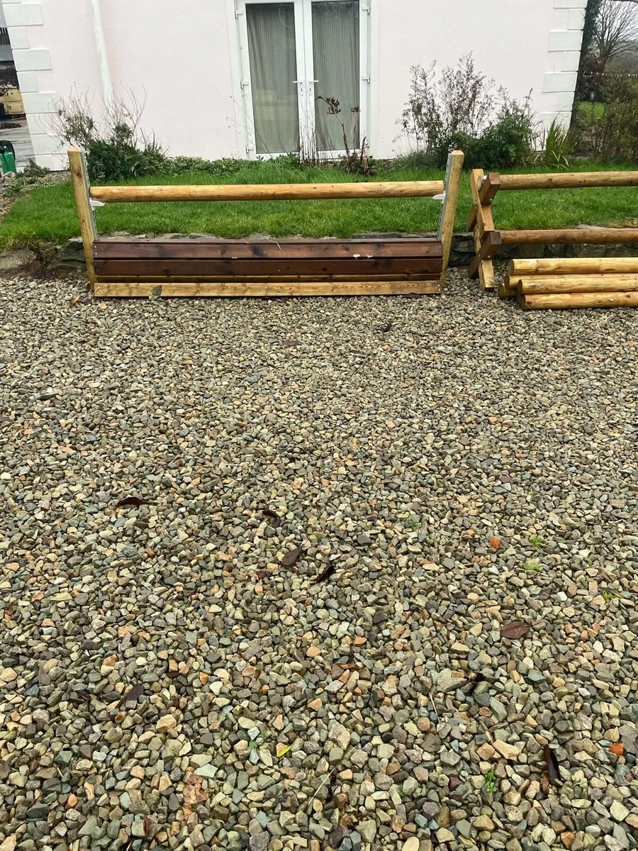 Show jumps - Image 1