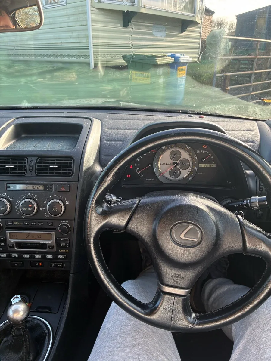 Lexus is 200 se - Image 2