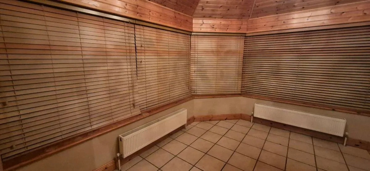 Conservatory windows and door. - Image 4