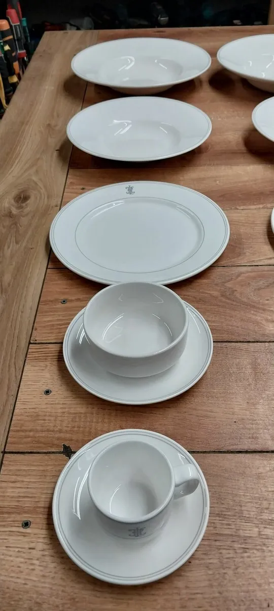 28-piece dinner set - Image 3